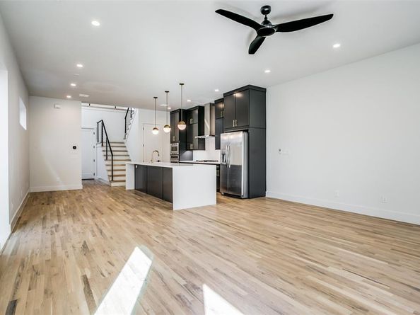 4714  Manett Street , Dallas Texas 75204