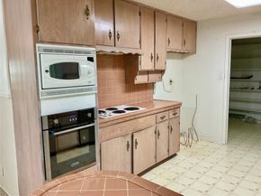 8600  Twilight Drive W, Benbrook Texas 76116