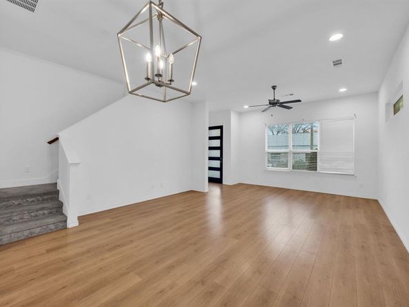 2825  Stanley Avenue , Fort Worth Texas 76110