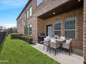 648  Courtyard Lane , Irving Texas 75039