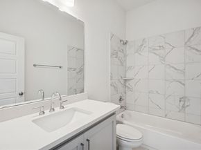 648  Courtyard Lane , Irving Texas 75039