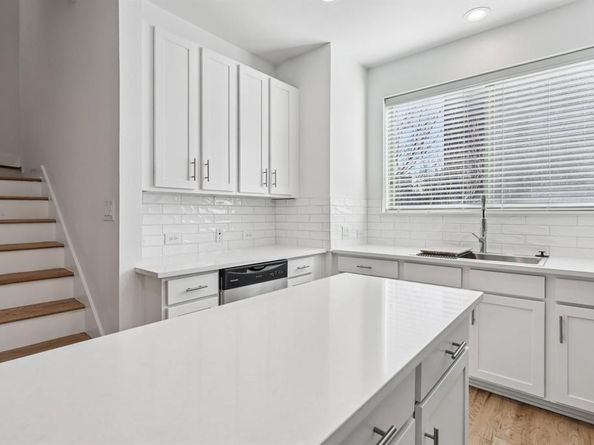 1511  Bluff Ridge Way , Dallas Texas 75206