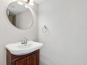 8522  Park Lane  6, Dallas Texas 75231