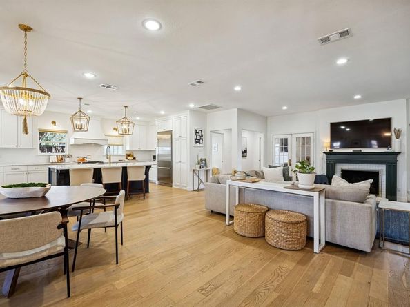 9078  Fairglen Drive , Dallas Texas 75231