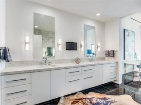 1717  Arts Plaza   2107, Dallas Texas 75201