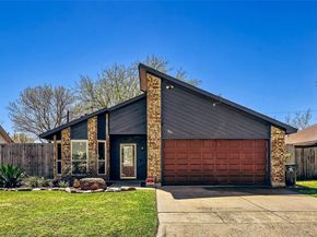 304  Valley Forge Lane , Arlington Texas 76002