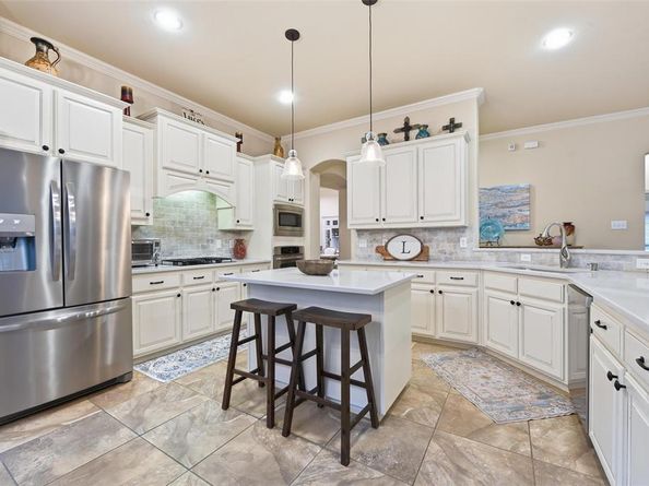 1133  Burnett Drive , Lantana Texas 76226