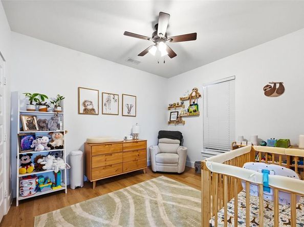 3215  Bill Harrod Street , Dallas Texas 75212