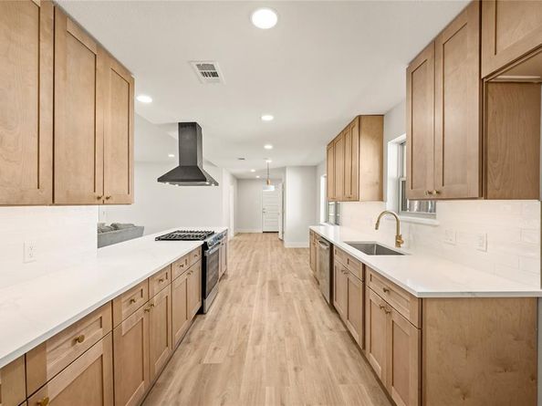 7620  La Risa Drive , Dallas Texas 75248