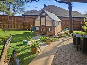 713  Ross Trail , Arlington Texas 76012