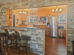 713  Ross Trail , Arlington Texas 76012