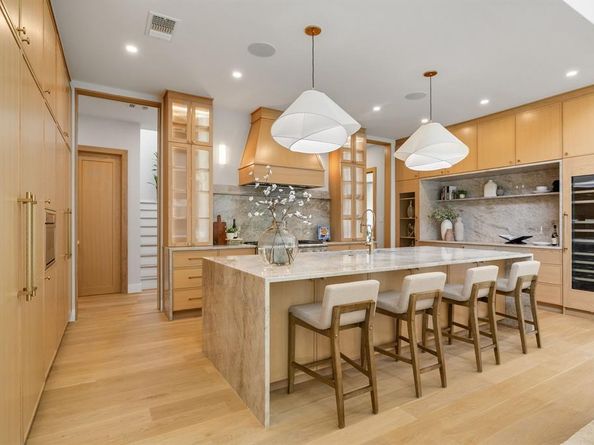8222  San Leandro Drive , Dallas Texas 75218