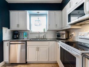 933  Roaring Springs Road , Fort Worth Texas 76114