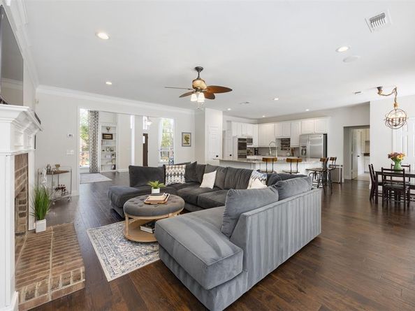 2823  Roundrock  , McKinney Texas 75072