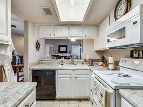 2103  Park Willow Lane  A, Arlington Texas 76011