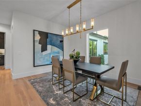 419 W Colorado Boulevard , Dallas Texas 75208