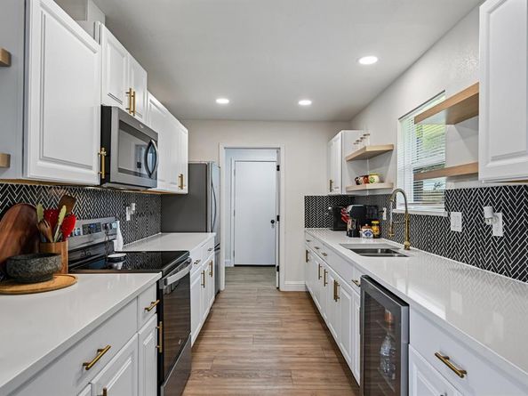 813  Oakbluff Drive , Lancaster Texas 75146