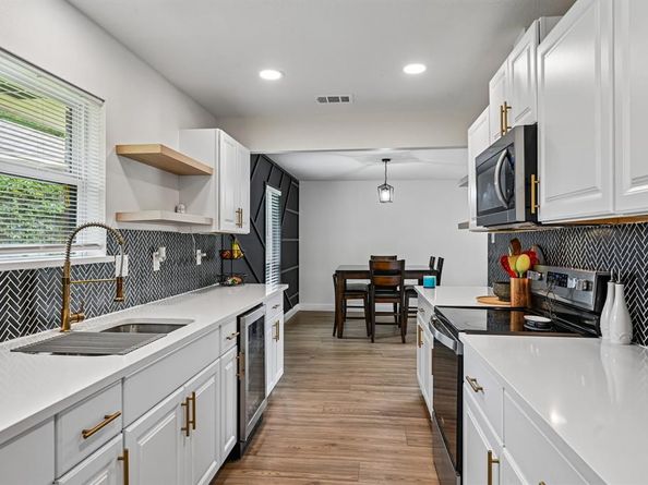 813  Oakbluff Drive , Lancaster Texas 75146