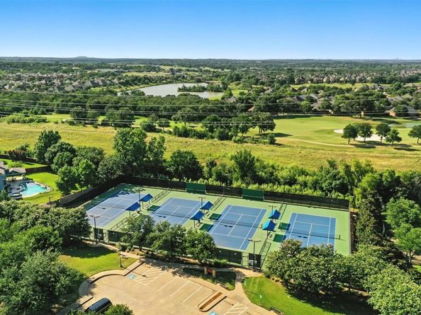 921  Montgomery Way , Argyle Texas 76226
