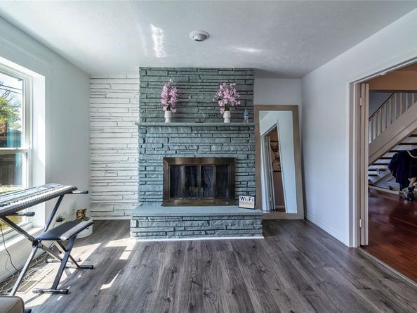 6110  Caracas Drive , Dallas Texas 75232