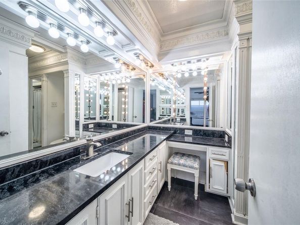 6110  Caracas Drive , Dallas Texas 75232