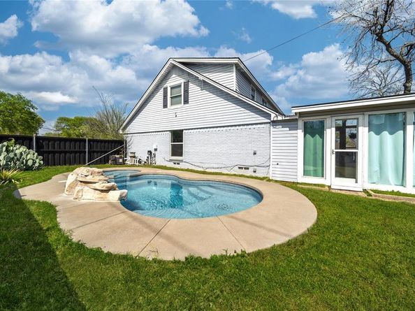 6110  Caracas Drive , Dallas Texas 75232