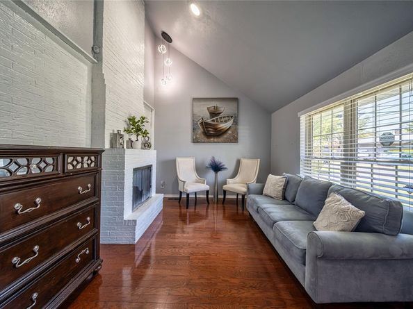 6110  Caracas Drive , Dallas Texas 75232