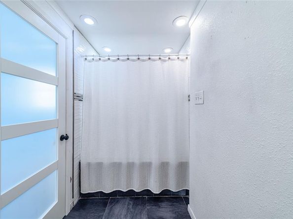 6110  Caracas Drive , Dallas Texas 75232