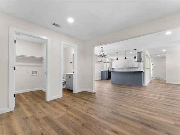 720  BURLESON Street , Grand Prairie Texas 75050