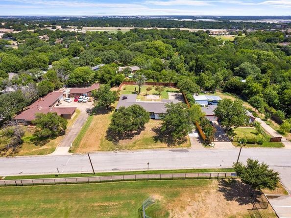 720  BURLESON Street , Grand Prairie Texas 75050