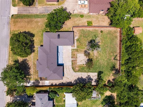 720  BURLESON Street , Grand Prairie Texas 75050