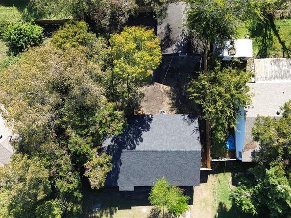 1410  Tanglewood Lane , Garland Texas 75042