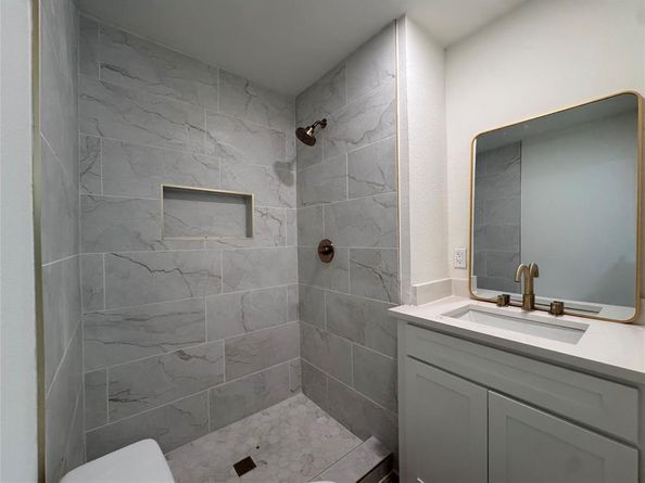 1410  Tanglewood Lane , Garland Texas 75042