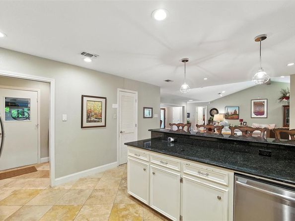 7025  Riverport Road , Fort Worth Texas 76116