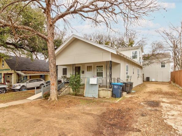 2729  Avenue C  , Fort Worth Texas 76105
