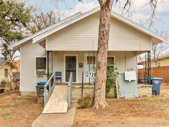 2729  Avenue C  , Fort Worth Texas 76105