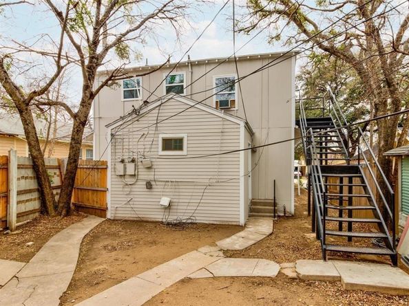 2729  Avenue C  , Fort Worth Texas 76105