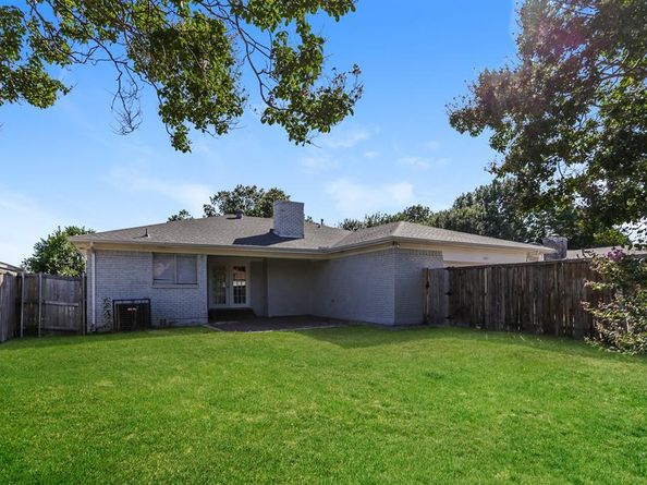 7011  Pickrell Drive , Dallas Texas 75227