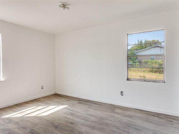 1708 S Cravens Road , Fort Worth Texas 76112