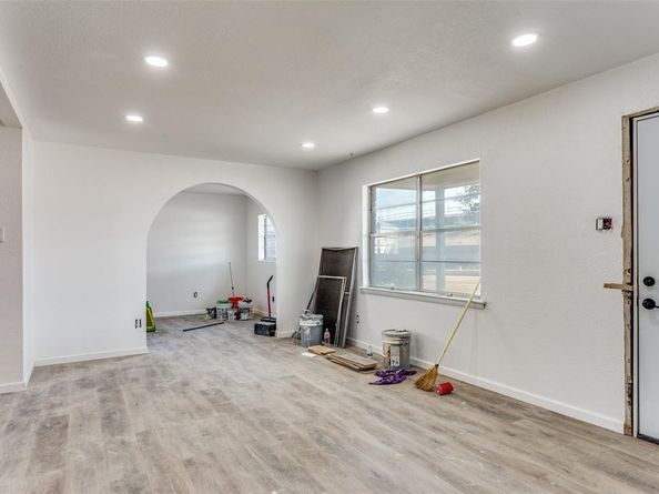 1708 S Cravens Road , Fort Worth Texas 76112