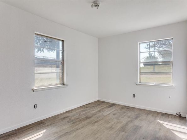 1708 S Cravens Road , Fort Worth Texas 76112