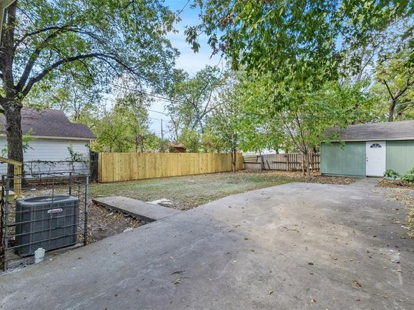 3521  Avenue H  , Fort Worth Texas 76105