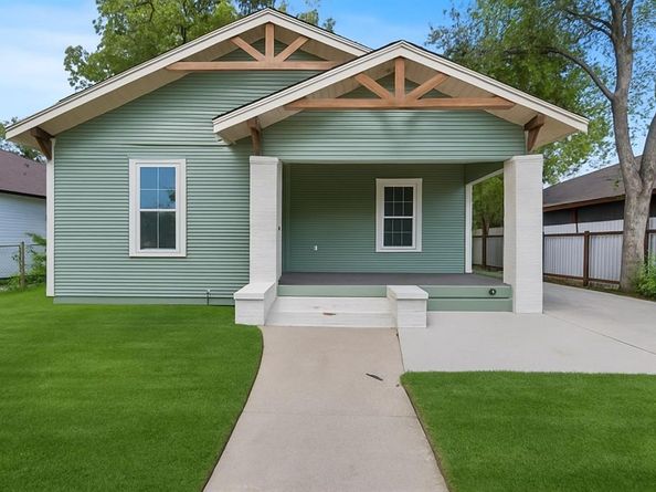 3521  Avenue H  , Fort Worth Texas 76105