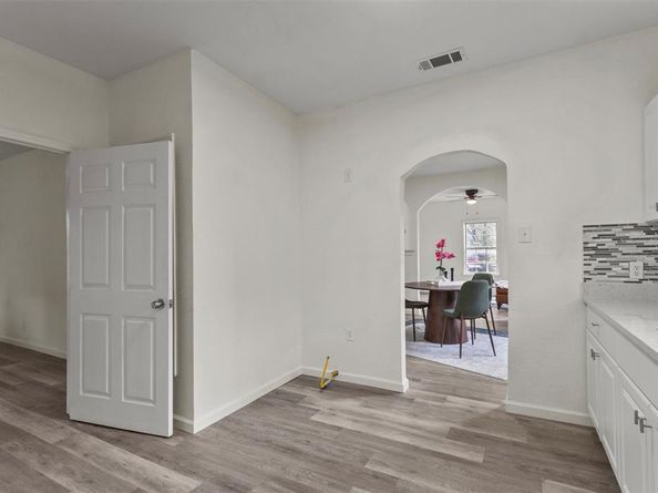 3521  Avenue H  , Fort Worth Texas 76105