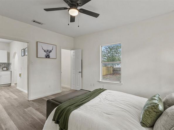 3521  Avenue H  , Fort Worth Texas 76105