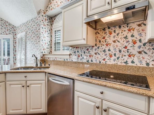 14596  Blueberry Court , Addison Texas 75001
