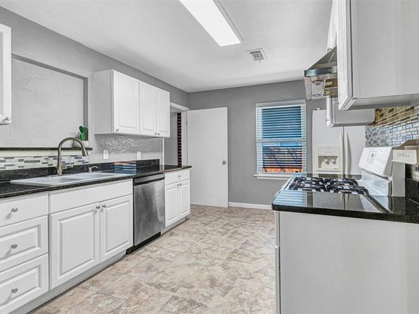 505  King Lane , Garland Texas 75042