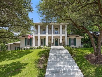 417  Hazelwood Drive W