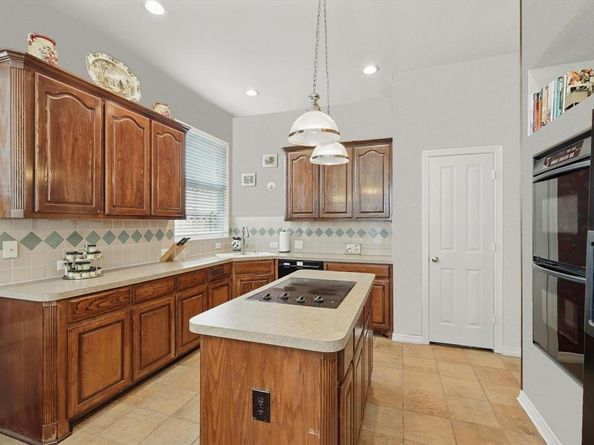 7939  Xavier Court , Dallas Texas 75218