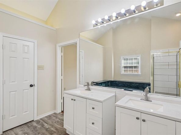 4236  Winding Way Court , Dallas Texas 75287